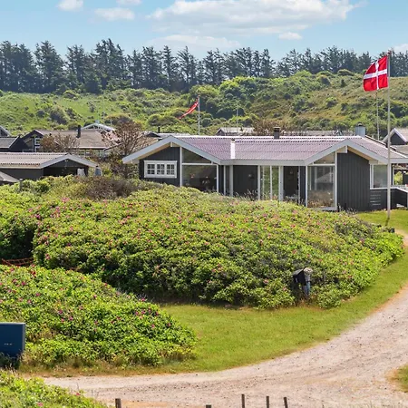 Holiday home Stunning In With House Sea View *